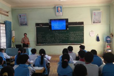 Sinh hoạt chuyên môn: nghiên cứu bài dạy tổ Hóa – Sinh