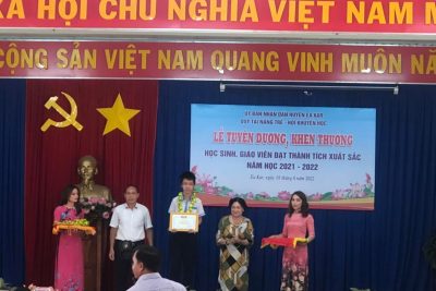 Lễ tuyên dương, khen thưởng năm học 2021-2022
