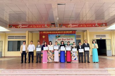 SINH HOẠT DƯỚI CỜ-LỄ SƠ KẾT VÀ TRAO THƯỞNG HỌC KỲ 1 NĂM HỌC 2025-2026.