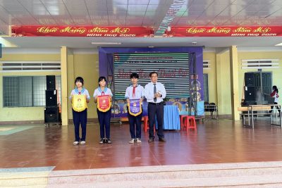 SINH HOẠT DƯỚI CỜ TUẦN 34 VỚI CHỦ ĐỀ: ĐỊNH HƯỚNG NGHỀ NGHIỆP TRONG TƯƠNG LAI