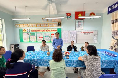 HÌNH ẢNH ĐOÀN TRƯỜNG THCS CHU VĂN AN XÃ EA KAR THAM GIA HỖ TRỢ ĐỒNG BÀO VÙNG LŨ LỤT TRÊN ĐỊA BÀN TỈNH ĐẮK LẮK